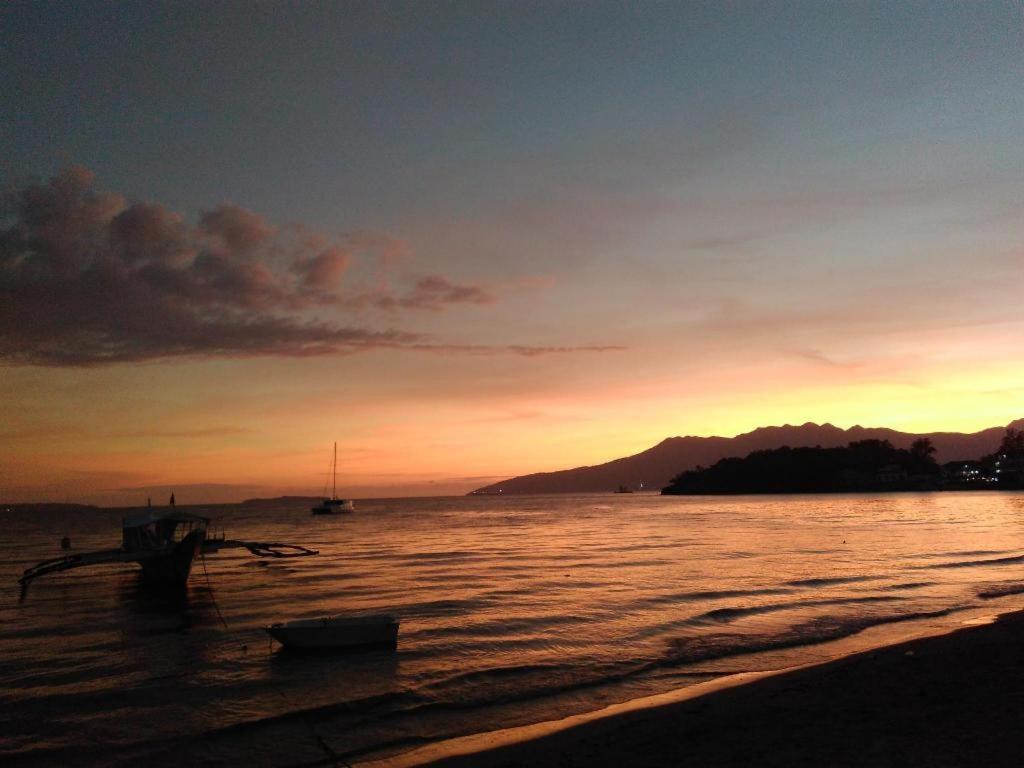Mango'S Beachfront Resort Olongapo Eksteriør billede