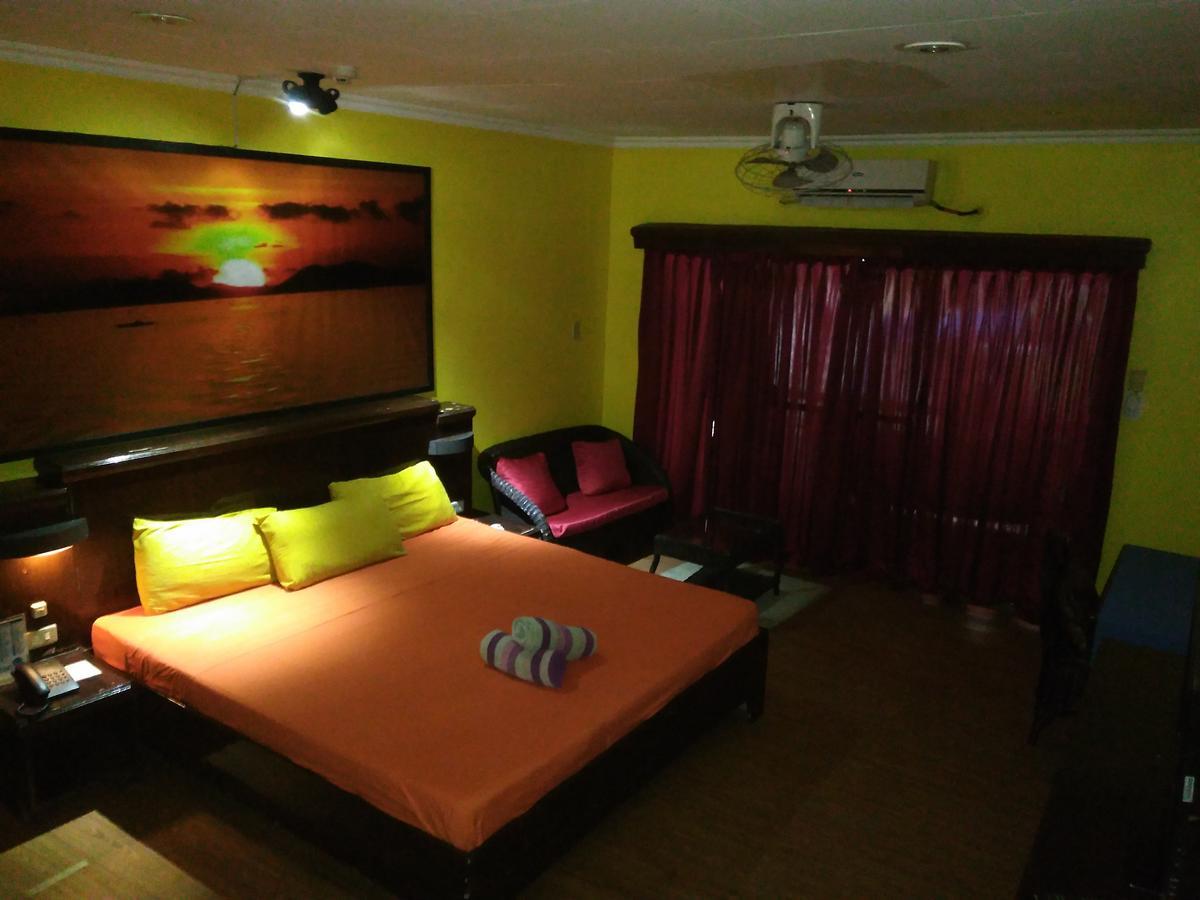 Mango'S Beachfront Resort Olongapo Eksteriør billede