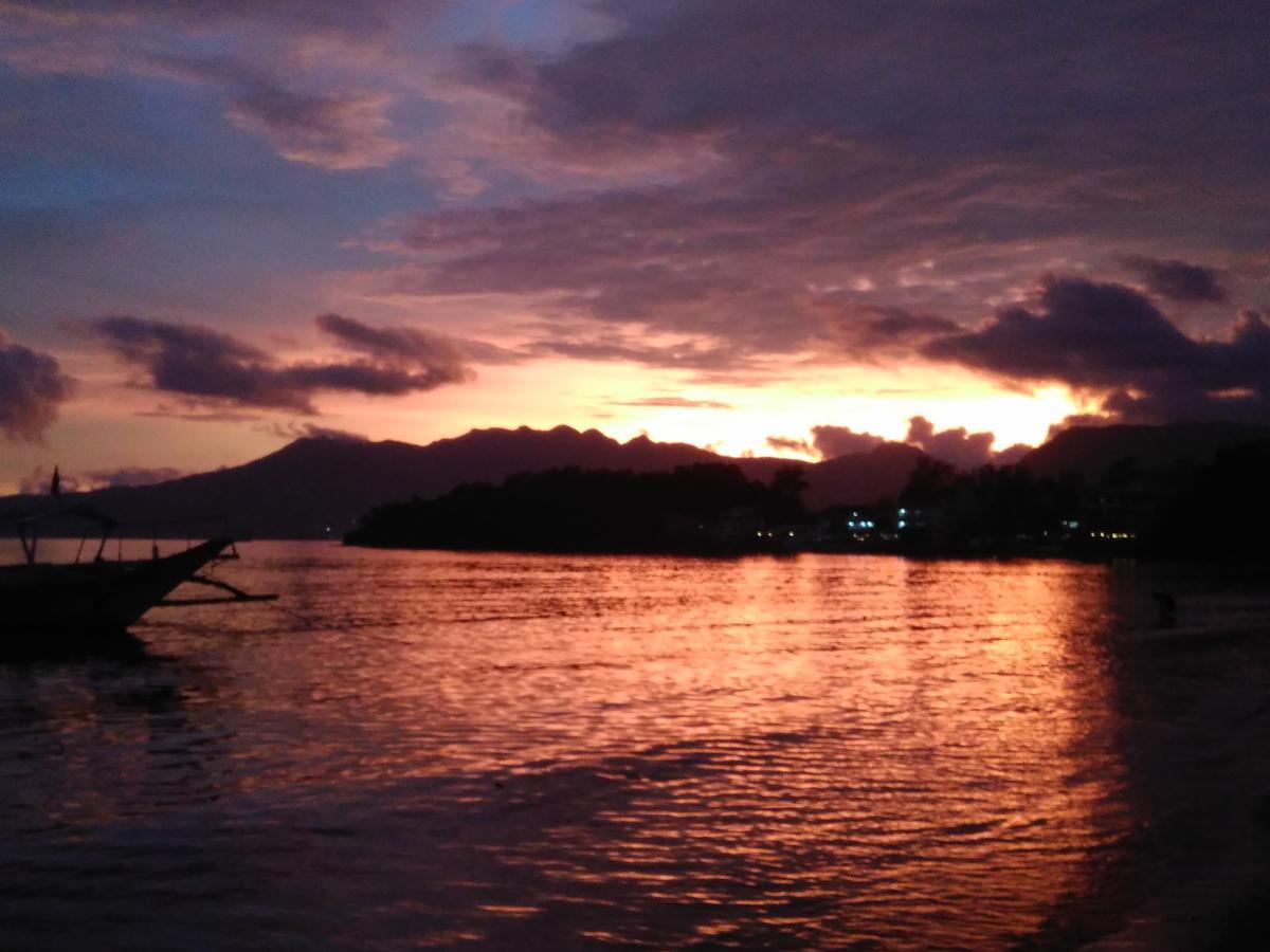 Mango'S Beachfront Resort Olongapo Eksteriør billede